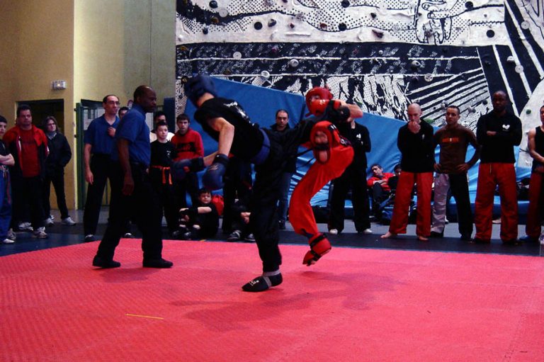 Lire la suite à propos de l’article kick-boxing / Catégories âges et poids / Saison 2021-2022.